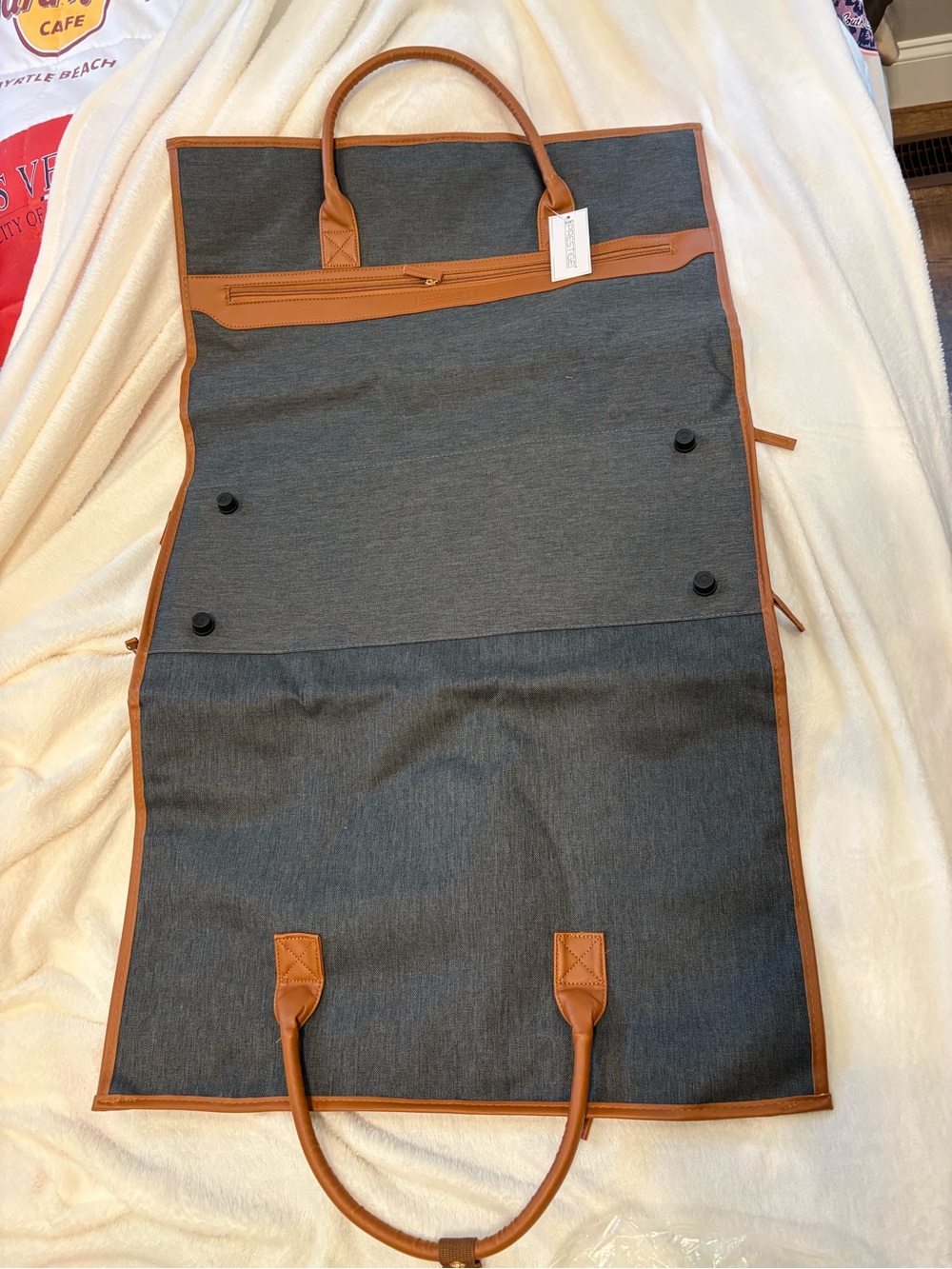 NWT Prestige Stylish Black and Tan Men's Garment Travel Bag